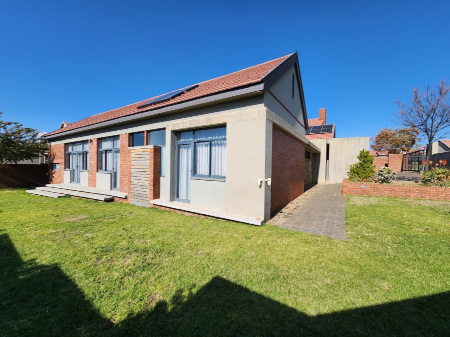 3 Bedroom Property for Sale in Wild Olive Estate Free State